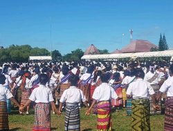 2770 Pelajar SD dan SMP di kota Kupang Pecahkan Rekor MURI dengan tarian Lufut sebagai lambang kebersamaan