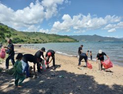 Keluarga Besar DPD Media MIO Indonesia Lakukan Pembersihan Pantai