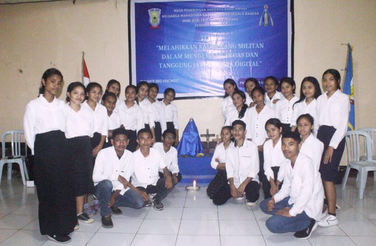 25 Peserta MPAB Resmi Dilantik Jadi Anggota KMK-BSB FKIP Undana Kupang 
