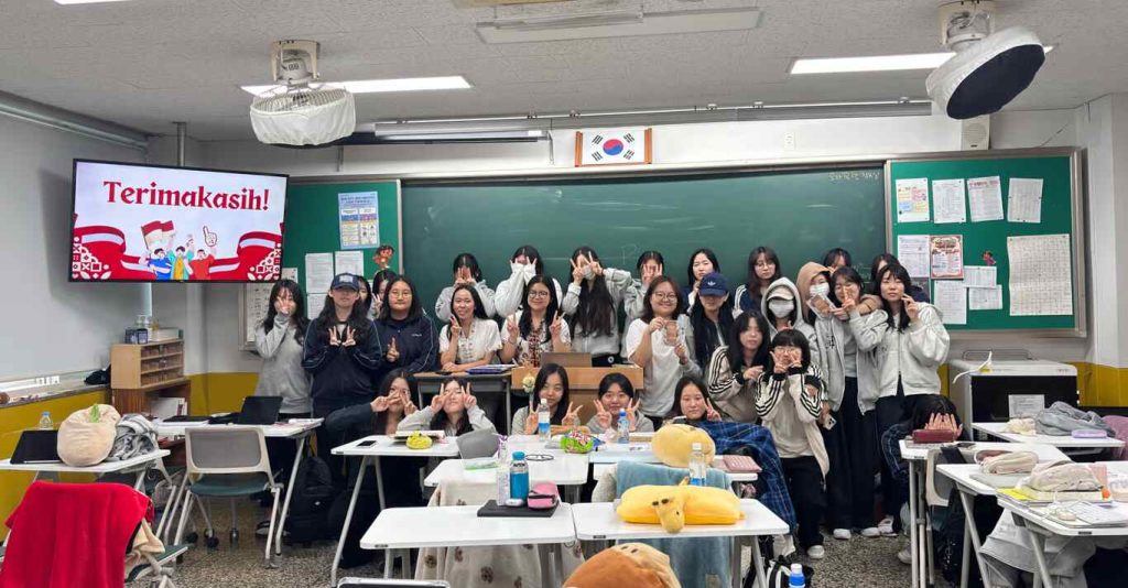 Dari BINUS @Bekasi ke Korea Selatan, Risia Sumaredi Jalani Study Abroad Lewat AIMS Scholarship